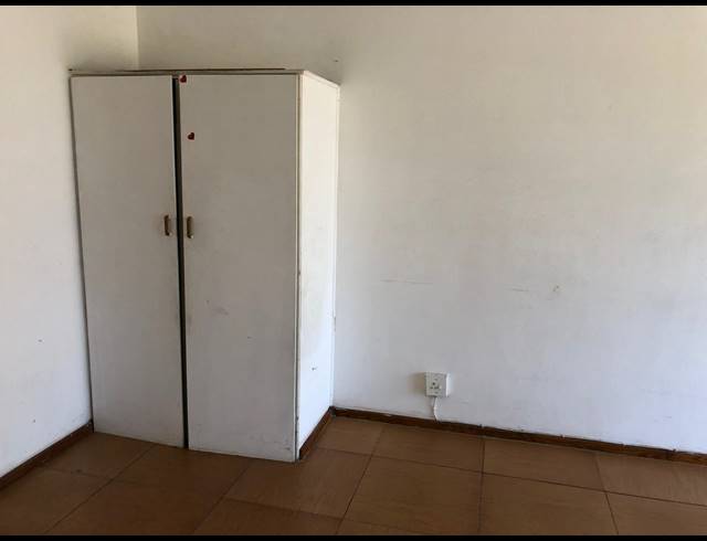 0.5 BEDROOM FLAT TO LET IN ESPLANADE
